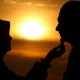Hubungan Intim di Malam Hari Raya Haram, Benarkah?